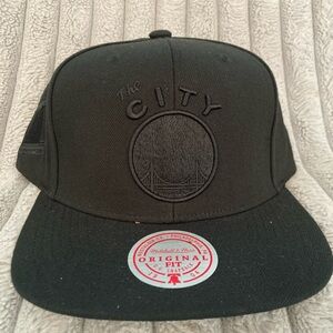 Golden State:?Mitchell & Ness Black Snapback Cap